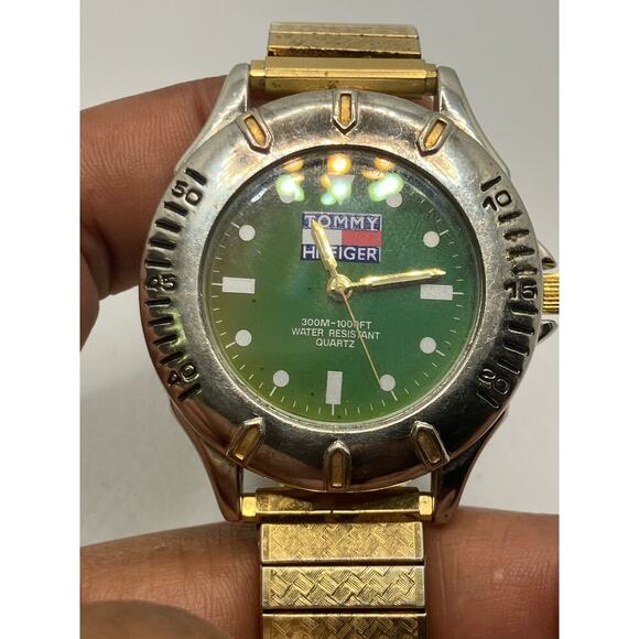 Tommy Hilfiger Mood Watch Vintage Mens,Water Resis, Gold Silver Tone NEW Battery - Picture 10 of 10